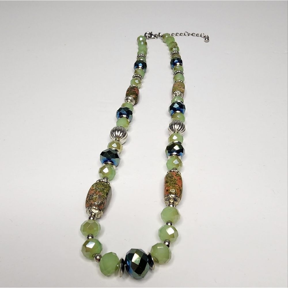 Vintage Handcrafted Silver Tone Art Frosted Glass Natural Facet Bead Necklace